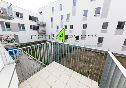 Pronájem bytu, Strašnice, Novostrašnická, 2+kk, 58 m2, novostavba, balkon, sklep, nezařízený, Rent4Ever.cz