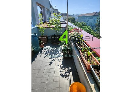 Pronájem bytu, Břevnov, Bělohorská, byt 1+1, 48 m2, cihla, terasa, komora, výtah, část. zařízený, Rent4Ever.cz