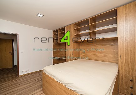 Pronájem bytu, Lipence, Josefa Houdka, suterénní byt 1+1, 35 m2, novostavba, sklep, vybavený, Rent4Ever.cz