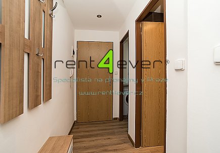 Pronájem bytu, Lipence, Josefa Houdka, suterénní byt 1+1, 35 m2, novostavba, sklep, vybavený, Rent4Ever.cz