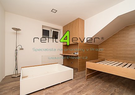 Pronájem bytu, Lipence, Josefa Houdka, suterénní 1+kk, 35 m2, novostavba, sklep, částečně zařízený, Rent4Ever.cz