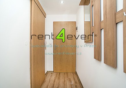 Pronájem bytu, Lipence, Josefa Houdka, suterénní byt 1+kk, 35 m2, novostavba, sklep, zařízený, Rent4Ever.cz