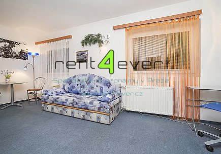 Pronájem bytu, Říčany, Říčanská, byt 1+kk, 24 m2, cihla, kompletně vybavený nábytkem, Rent4Ever.cz