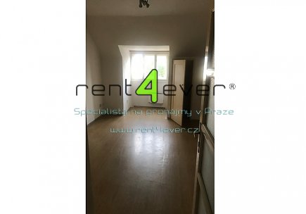 Pronájem bytu, Metro A Strašnická, Nad Primaskou, podkrovní byt 1+1, 41 m2, komora, nevybavený , Rent4Ever.cz