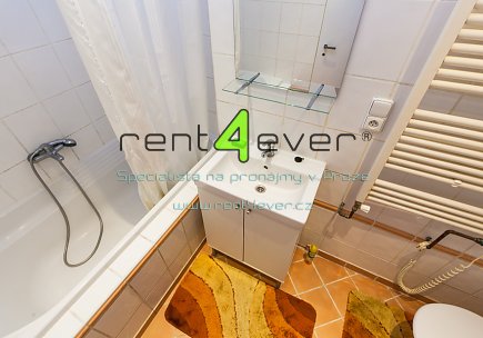 Pronájem bytu, Žižkov, Jeronýmova, 2+1, 64 m2, cihla, dvorek, zařízený, Rent4Ever.cz