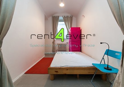 Pronájem bytu, Žižkov, Jeronýmova, 2+1, 64 m2, cihla, dvorek, zařízený, Rent4Ever.cz
