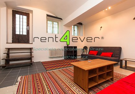Pronájem bytu, Žižkov, Jeronýmova, 2+1, 64 m2, cihla, dvorek, zařízený, Rent4Ever.cz