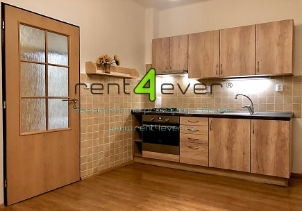 Pronájem bytu, Bubeneč, Podbabská, 1+1, 47 m2, po rekonstrukci, balkon, nezařízený, Rent4Ever.cz