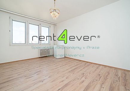 Pronájem bytu, Záběhlice, Přesličková, 1+kk, 27 m2, sklep, výtah, nezařízený nábytkem, Rent4Ever.cz