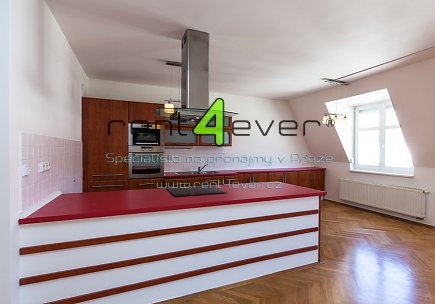 Pronájem bytu, Nové Město, Ladova, mezonetový 4+kk, 167 m2, cihla, 2x terasa, šatna, nezařízený, Rent4Ever.cz