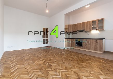 Pronájem bytu, Vršovice, Vršovická, 1+kk, 39 m2, cihla, po rekonstrukci, nezařízený nábytkem, Rent4Ever.cz