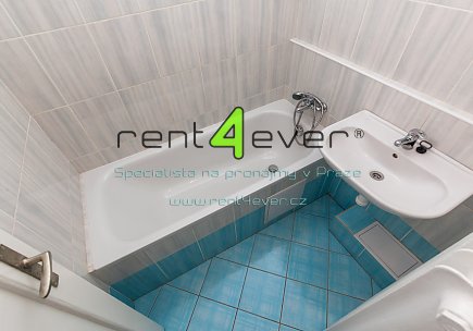Pronájem bytu, Vršovice, Vršovická, 1+kk, 39 m2, cihla, po rekonstrukci, nezařízený nábytkem, Rent4Ever.cz