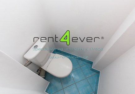 Pronájem bytu, Vršovice, Vršovická, 1+kk, 39 m2, cihla, po rekonstrukci, nezařízený nábytkem, Rent4Ever.cz