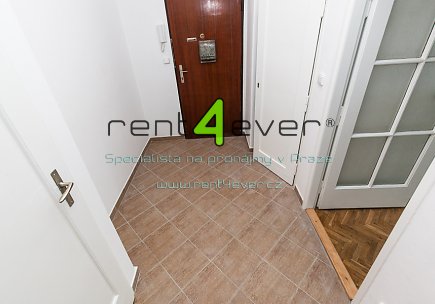 Pronájem bytu, Vršovice, Vršovická, 1+kk, 39 m2, cihla, po rekonstrukci, nezařízený nábytkem, Rent4Ever.cz