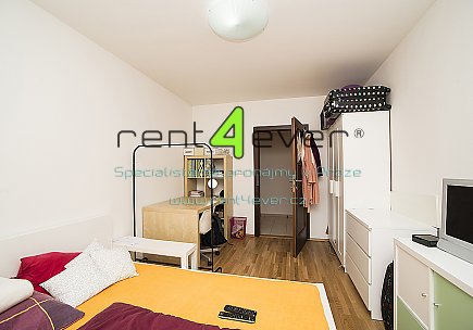 Pronájem bytu, Libeň, Valčíkova, byt 2+1, 68 m2, po rekonstrukci, společná zahrada, nezařízený, Rent4Ever.cz