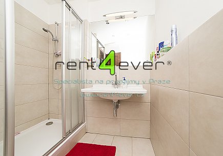 Pronájem bytu, Libeň, Valčíkova, byt 2+1, 68 m2, po rekonstrukci, společná zahrada, nezařízený, Rent4Ever.cz