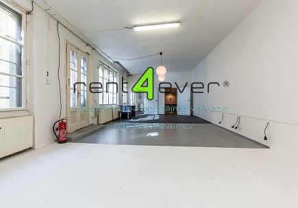 Pronájem bytu, Nusle, Oldřichova, 1+1, 80 m2, cihla, terasa, nezařízený, Rent4Ever.cz