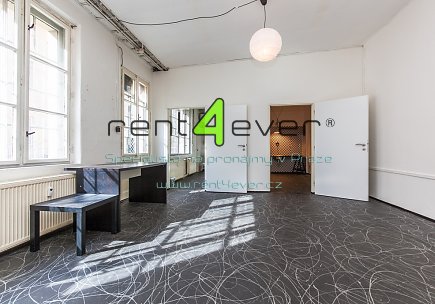 Pronájem bytu, Nusle, Oldřichova, 1+1, 80 m2, cihla, terasa, nezařízený, Rent4Ever.cz