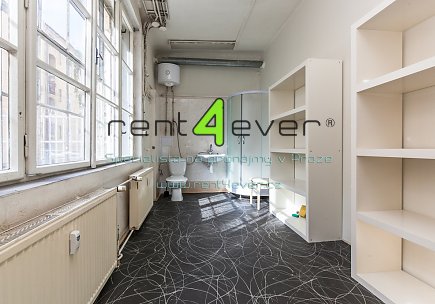 Pronájem bytu, Nusle, Oldřichova, 1+1, 80 m2, cihla, terasa, nezařízený, Rent4Ever.cz