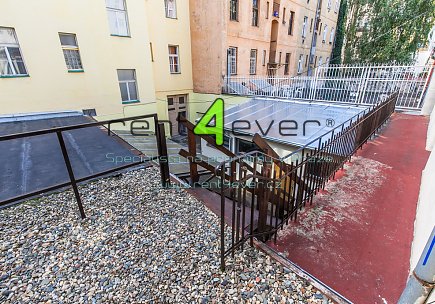 Pronájem bytu, Nusle, Oldřichova, 1+1, 80 m2, cihla, terasa, nezařízený, Rent4Ever.cz