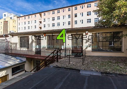 Pronájem bytu, Nusle, Oldřichova, 1+1, 80 m2, cihla, terasa, nezařízený, Rent4Ever.cz