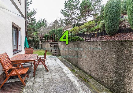 Pronájem bytu, Smíchov, Pod Hybšmankou, řadový RD 6+1, 320 m2, cihla, balkon, terasa, zařízený, Rent4Ever.cz