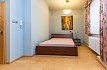 Pronájem bytu, Smíchov, Pod Hybšmankou, řadový RD 6+1, 320 m2, cihla, balkon, terasa, zařízený, Rent4Ever.cz