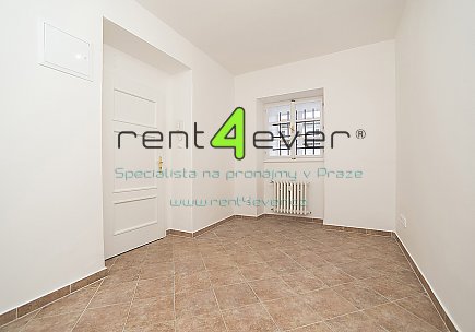 Pronájem bytu, Smíchov, U Pernikářky, 1+kk, 22 m2, cihla, výtah, komora, zařízený, Rent4Ever.cz
