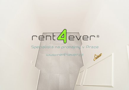 Pronájem bytu, Smíchov, U Pernikářky, 1+kk, 22 m2, cihla, výtah, komora, zařízený, Rent4Ever.cz
