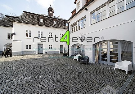 Pronájem bytu, Smíchov, U Pernikářky, 1+kk, 22 m2, cihla, výtah, komora, zařízený, Rent4Ever.cz