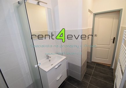 Pronájem bytu, Hostivař, Štěrboholská, 2+kk, 44 m2, cihla, po rekonstrukci, komora, nezařízený, Rent4Ever.cz