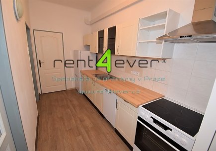Pronájem bytu, Hostivař, Štěrboholská, 2+kk, 44 m2, cihla, po rekonstrukci, komora, nezařízený, Rent4Ever.cz