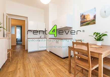 Pronájem bytu, Vinohrady, Korunní, byt 2+1, 80 m2, cihla, balkon, zahrada, zařízený, Rent4Ever.cz