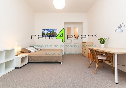 Pronájem bytu, Vinohrady, Korunní, byt 2+1, 80 m2, cihla, balkon, zahrada, zařízený, Rent4Ever.cz