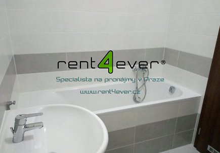 Pronájem bytu, Horní Měcholupy, Modenská, 1+kk, 31 m2, lodžie, sklep, garáž, nezařízený, Rent4Ever.cz