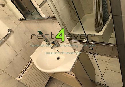 Pronájem bytu, Břevnov, Šlikova, suterénní byt 1+kk, 27 m2, cihla, nezařízený nábytkem, Rent4Ever.cz