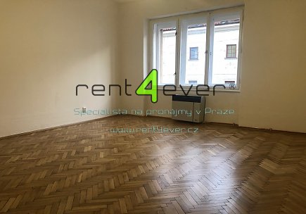 Pronájem bytu, Břevnov, Šlikova, byt 1+kk, 27 m2, cihla, po rekonstrukci, komora, nezařízený, Rent4Ever.cz