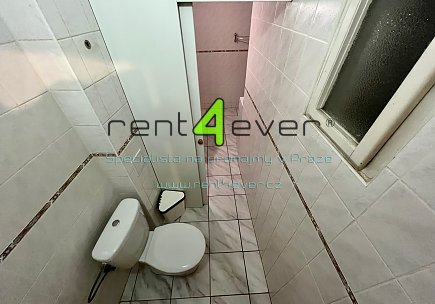 Pronájem bytu, Žižkov, Blodkova, byt 3+1, 87 m2, cihla, komora, výtah, zařízený nábytkem, Rent4Ever.cz
