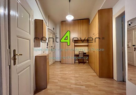Pronájem bytu, Žižkov, Blodkova, byt 3+1, 87 m2, cihla, komora, výtah, zařízený nábytkem, Rent4Ever.cz