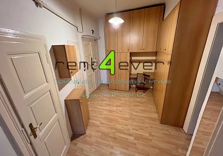 Pronájem bytu, Žižkov, Blodkova, byt 3+1, 87 m2, cihla, komora, výtah, zařízený nábytkem, Rent4Ever.cz