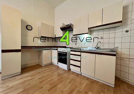 Pronájem bytu, Žižkov, Blodkova, byt 3+1, 87 m2, cihla, komora, výtah, zařízený nábytkem, Rent4Ever.cz