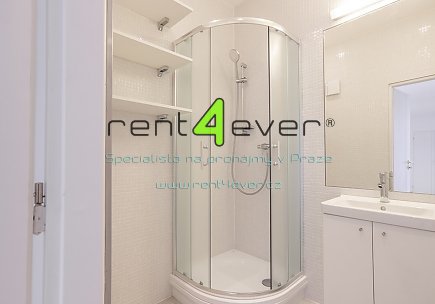 Pronájem bytu, Metro A Želivského, 3+kk, 75 m2, cihla, výtah, komora, hala, nezařízený, Rent4Ever.cz