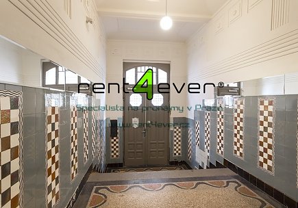 Pronájem bytu, Bubeneč, U studánky, 2+1, 75 m2, cihla, nezařízený, Rent4Ever.cz