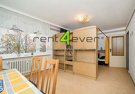 Pronájem bytu, Řepy, Laudova, byt 1+kk, 37 m2, výtah, zařízený nábytkem, Rent4Ever.cz
