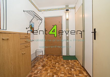 Pronájem bytu, Řepy, Laudova, byt 1+kk, 37 m2, výtah, zařízený nábytkem, Rent4Ever.cz