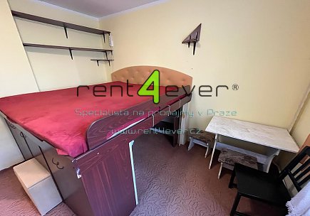 Pronájem bytu, Liboc, Nová Šárka, 1+1 v RD, 26 m2, cihla, zahrada, zařízený nábytkem, Rent4Ever.cz