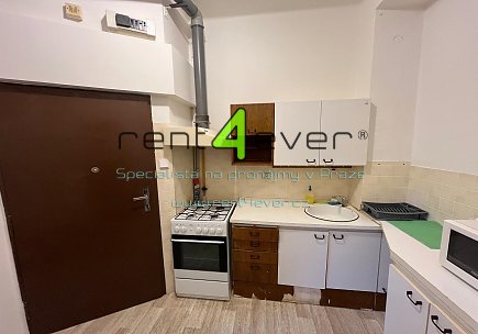 Pronájem bytu, Liboc, Nová Šárka, 1+1 v RD, 26 m2, cihla, zahrada, zařízený nábytkem, Rent4Ever.cz