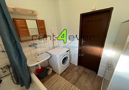 Pronájem bytu, Liboc, Nová Šárka, 1+1 v RD, 26 m2, cihla, zahrada, zařízený nábytkem, Rent4Ever.cz