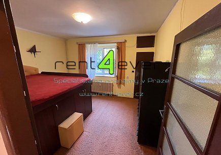 Pronájem bytu, Liboc, Nová Šárka, 1+1 v RD, 26 m2, cihla, zahrada, zařízený nábytkem, Rent4Ever.cz