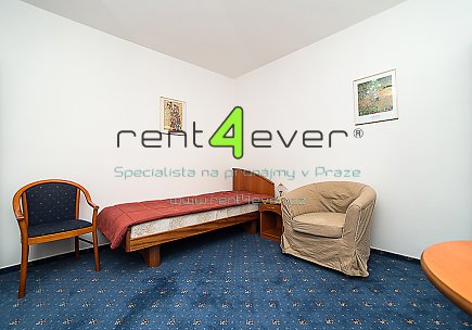 Pronájem bytu, Braník, Ve studeném, byt 1+kk, 25 m2 v RD, cihla, po rekonstrukci, vybavený nábytkem, Rent4Ever.cz